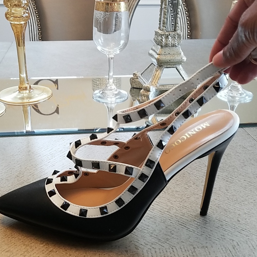 Black & White Pump